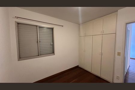 Quarto de apartamento para alugar com 2 quartos, 70m² em Campo Belo, São Paulo
