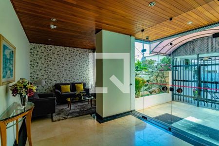 Apartamento à venda com 120m², 3 quartos e 2 vagas Apartamento à venda com 120m², 3 quartos e 2 vagasHall social