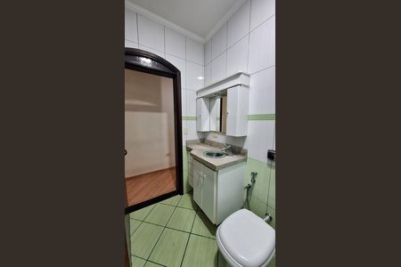 Casa para alugar com 253m², 4 quartos e 4 vagas Casa para alugar com 253m², 4 quartos e 4 vagasBanheiro social