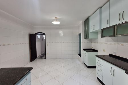 Casa para alugar com 253m², 4 quartos e 4 vagas Casa para alugar com 253m², 4 quartos e 4 vagasCozinha