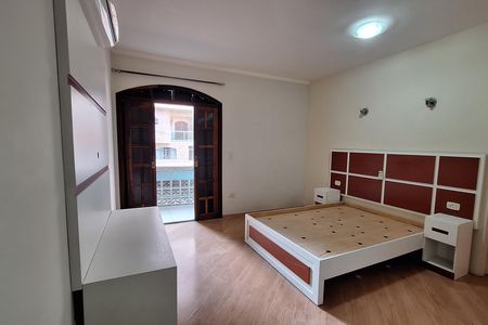 Casa para alugar com 253m², 4 quartos e 4 vagas Casa para alugar com 253m², 4 quartos e 4 vagasSuíte