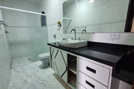 Casa para alugar com 253m², 4 quartos e 4 vagas Casa para alugar com 253m², 4 quartos e 4 vagasBanheiro da Suíte