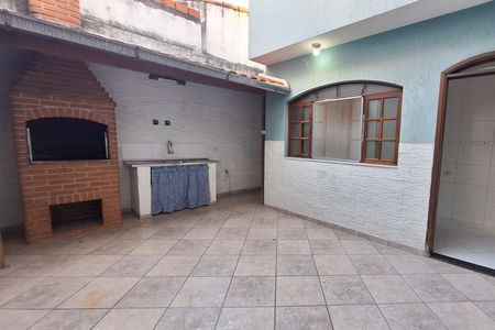 Casa para alugar com 253m², 4 quartos e 4 vagas Casa para alugar com 253m², 4 quartos e 4 vagasÁrea comum