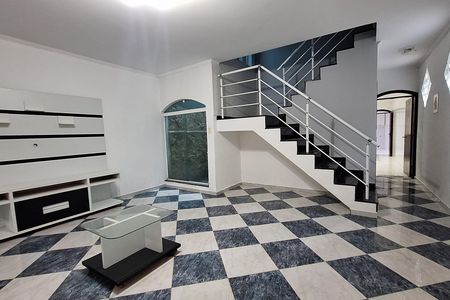 Casa para alugar com 253m², 4 quartos e 4 vagas Casa para alugar com 253m², 4 quartos e 4 vagasSala