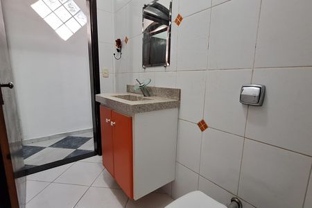 Casa para alugar com 253m², 4 quartos e 4 vagas Casa para alugar com 253m², 4 quartos e 4 vagasBanheiro de serviço