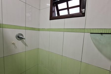 Casa para alugar com 253m², 4 quartos e 4 vagas Casa para alugar com 253m², 4 quartos e 4 vagasBanheiro social
