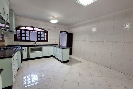 Casa para alugar com 253m², 4 quartos e 4 vagas Casa para alugar com 253m², 4 quartos e 4 vagasCozinha