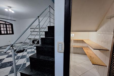 Casa para alugar com 253m², 4 quartos e 4 vagas Casa para alugar com 253m², 4 quartos e 4 vagasDespensa