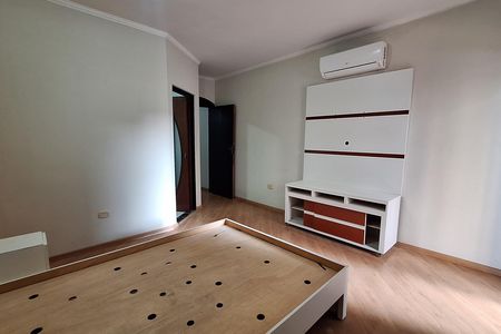 Casa para alugar com 253m², 4 quartos e 4 vagas Casa para alugar com 253m², 4 quartos e 4 vagasSuíte