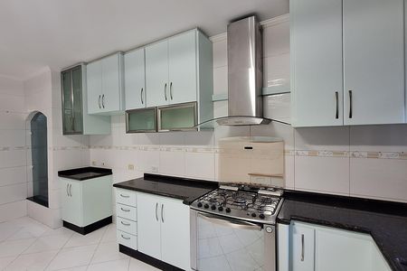Casa para alugar com 253m², 4 quartos e 4 vagas Casa para alugar com 253m², 4 quartos e 4 vagasCozinha