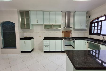 Casa para alugar com 253m², 4 quartos e 4 vagas Casa para alugar com 253m², 4 quartos e 4 vagasCozinha