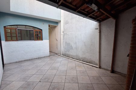 Casa para alugar com 253m², 4 quartos e 4 vagas Casa para alugar com 253m², 4 quartos e 4 vagasÁrea comum