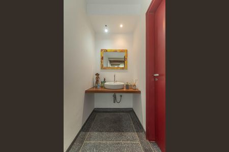 Casa à venda com 145m², 2 quartos e 2 vagas Casa à venda com 145m², 2 quartos e 2 vagasLavabo