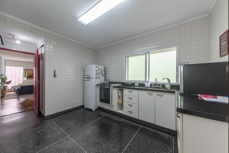 Casa à venda com 145m², 2 quartos e 2 vagas Casa à venda com 145m², 2 quartos e 2 vagasCozinha