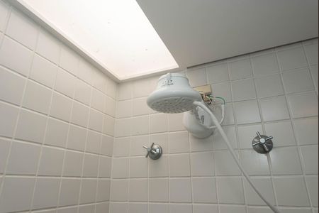 Casa à venda com 145m², 2 quartos e 2 vagas Casa à venda com 145m², 2 quartos e 2 vagasBanheiro Social