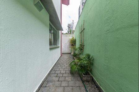 Casa à venda com 145m², 2 quartos e 2 vagas Casa à venda com 145m², 2 quartos e 2 vagasCorredor