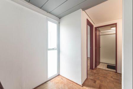 Casa à venda com 145m², 2 quartos e 2 vagas Casa à venda com 145m², 2 quartos e 2 vagasCorredor - Closet
