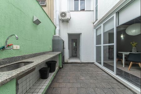 Casa à venda com 145m², 2 quartos e 2 vagas Casa à venda com 145m², 2 quartos e 2 vagasQuintal - Area Gourmet