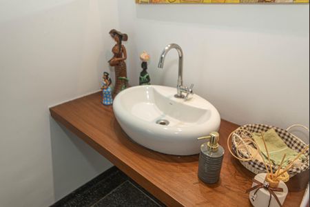 Casa à venda com 145m², 2 quartos e 2 vagas Casa à venda com 145m², 2 quartos e 2 vagasLavabo
