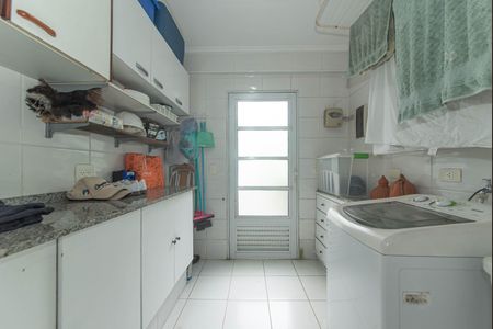 Casa à venda com 145m², 2 quartos e 2 vagas Casa à venda com 145m², 2 quartos e 2 vagasLavanderia