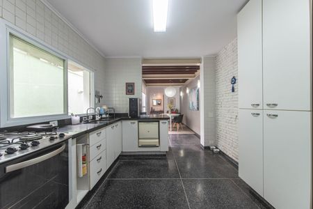 Casa à venda com 145m², 2 quartos e 2 vagas Casa à venda com 145m², 2 quartos e 2 vagasCozinha