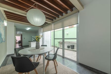 Casa à venda com 145m², 2 quartos e 2 vagas Casa à venda com 145m², 2 quartos e 2 vagasSala de Jantar