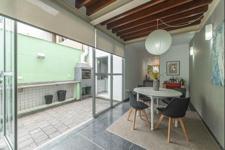 Casa à venda com 145m², 2 quartos e 2 vagas Casa à venda com 145m², 2 quartos e 2 vagasSala de Jantar