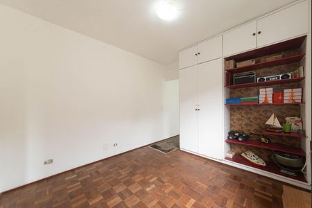 Casa à venda com 145m², 2 quartos e 2 vagas Casa à venda com 145m², 2 quartos e 2 vagasSala de TV