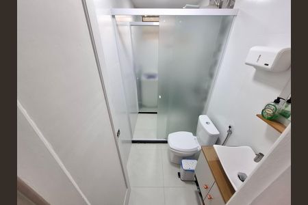 Banheiro de apartamento para alugar com 1 quarto, 40m² em Catete, Rio de Janeiro