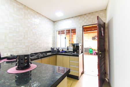 Casa à venda com 160m², 3 quartos e 1 vaga Casa à venda com 160m², 3 quartos e 1 vagaCozinha