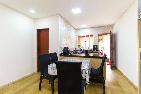 Casa à venda com 160m², 3 quartos e 1 vaga Casa à venda com 160m², 3 quartos e 1 vagaCozinha