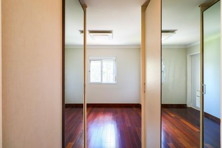 Apartamento à venda com 105m², 3 quartos e 2 vagas Apartamento à venda com 105m², 3 quartos e 2 vagasSuíte
