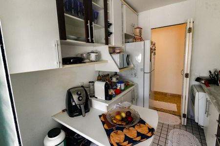 Apartamento à venda com 75m², 2 quartos e 2 vagas Apartamento à venda com 75m², 2 quartos e 2 vagasCozinha - Armários