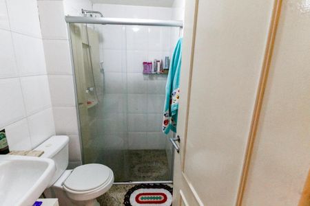 Apartamento à venda com 75m², 2 quartos e 2 vagas Apartamento à venda com 75m², 2 quartos e 2 vagasBanheiro Corredor