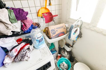 Apartamento à venda com 75m², 2 quartos e 2 vagas Apartamento à venda com 75m², 2 quartos e 2 vagasDetalhe da area de serviço