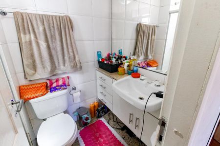 Apartamento à venda com 75m², 2 quartos e 2 vagas Apartamento à venda com 75m², 2 quartos e 2 vagasBanheiro da Suíte