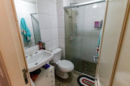 Apartamento à venda com 75m², 2 quartos e 2 vagas Apartamento à venda com 75m², 2 quartos e 2 vagasBanheiro Corredor