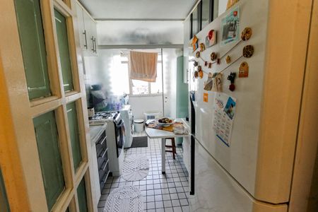 Apartamento à venda com 75m², 2 quartos e 2 vagas Apartamento à venda com 75m², 2 quartos e 2 vagasCozinha - Armários