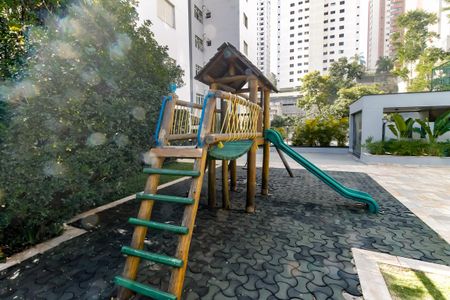 Apartamento à venda com 75m², 2 quartos e 2 vagas Apartamento à venda com 75m², 2 quartos e 2 vagasÁrea comum - Playground