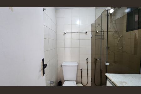 Banheiro de apartamento para alugar com 1 quarto, 55m² em Ondina, Salvador