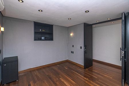 Apartamento para alugar com 3 quartos, 256m² em Vila Gumercindo, São Paulo