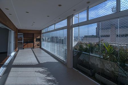 Apartamento para alugar com 3 quartos, 256m² em Vila Gumercindo, São Paulo