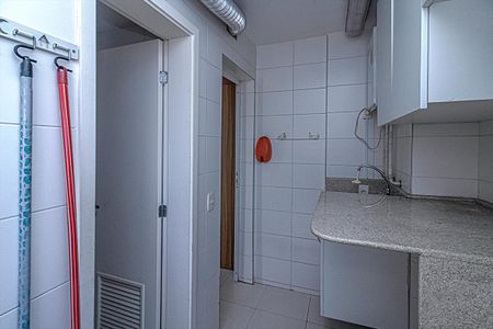Área de serviço de apartamento à venda com 3 quartos, 256m² em Vila Gumercindo, São Paulo