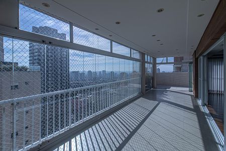 Apartamento para alugar com 3 quartos, 256m² em Vila Gumercindo, São Paulo