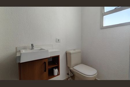 Banheiro social de apartamento à venda com 2 quartos, 58m² em Piqueri, São Paulo