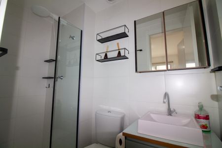 Banheiro da Suíte de apartamento para alugar com 1 quarto, 28m² em Jardim Caravelas, São Paulo