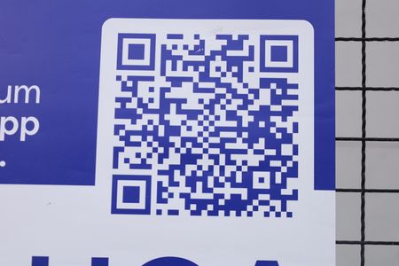 Apartamento para alugar com 27m², 1 quarto e sem vagaPlaca grande instalada na fachada do condomínio no dia 12.06.2026 - Código da placa: IMWU-687