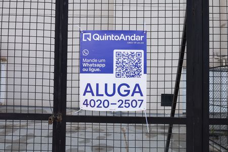 Apartamento para alugar com 27m², 1 quarto e sem vagaPlaca grande instalada na fachada do condomínio no dia 12.06.2026 - Código da placa: IMWU-687