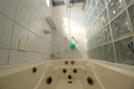 Casa à venda com 268m², 4 quartos e 4 vagasBanheiro Social