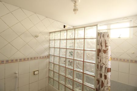 Casa à venda com 268m², 4 quartos e 4 vagasBanheiro Suíte 